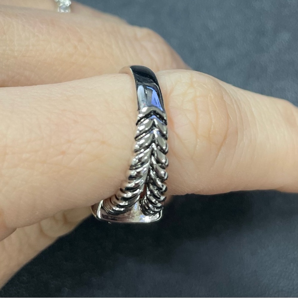Color Stone Ring - Picture 5 of 6